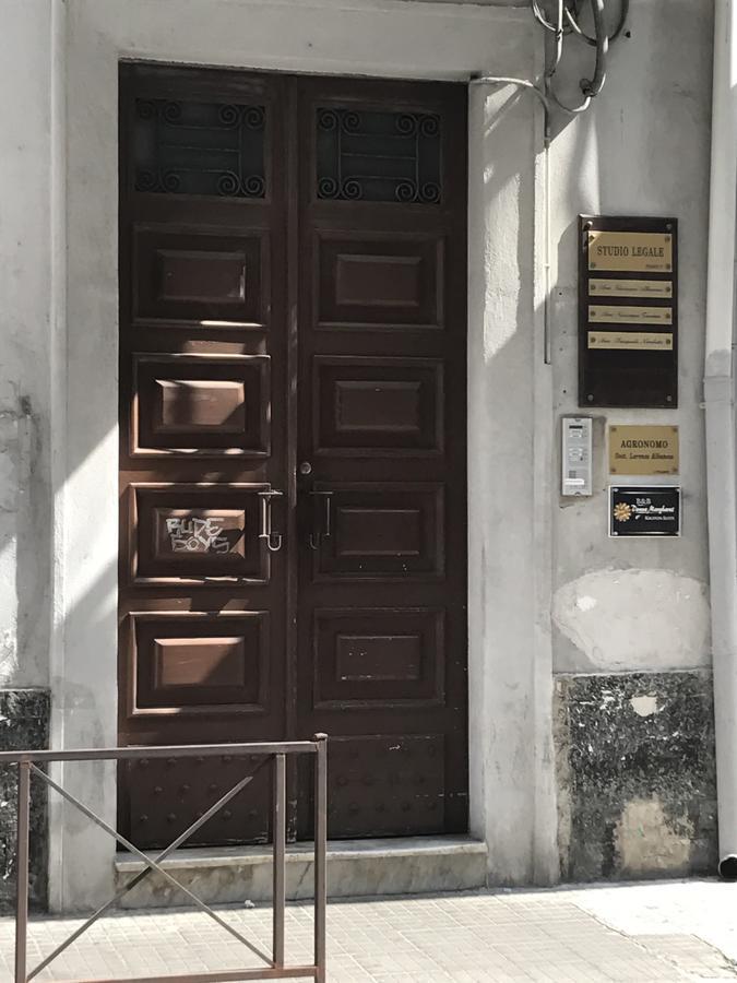 Donna Margharet Acomodação com café da manhã Crotone Exterior foto